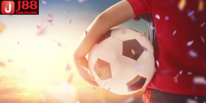 Nên phân tích phong độ, lực lượng và lịch sử đối đầu trước khi đặt