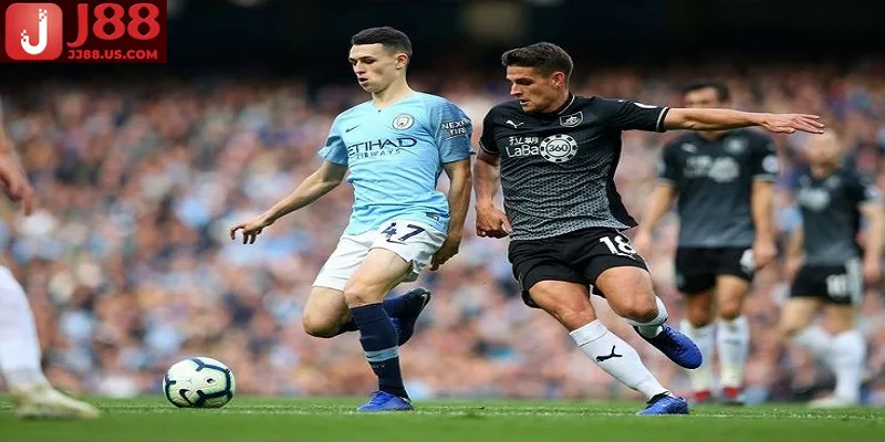 Mùa giải 2025/2026 diễn ra từ tháng 8 đến tháng 5